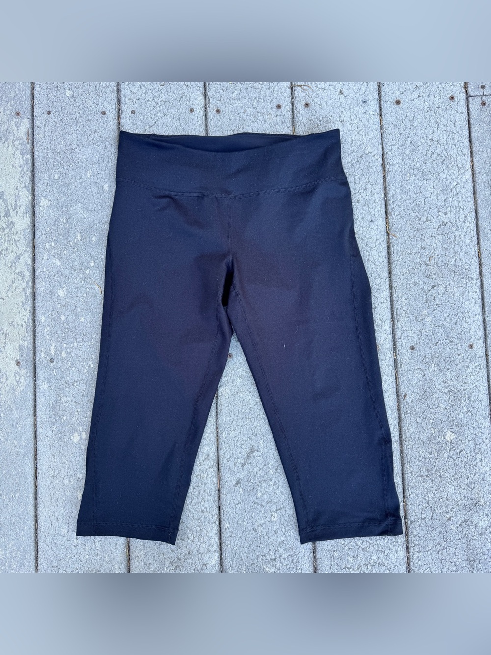 Zelle Black Cropped Leggings